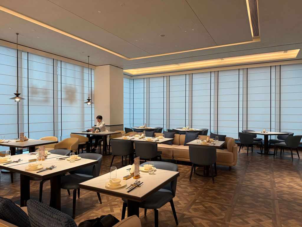 custom light filtering roman shades for hotel restaurants