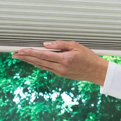 The Cellular Shades-push/pull